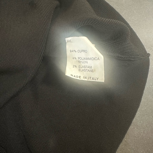 Gucci Sweater Medium asymmetrical with pretty bow or knot styled shoulder - Picture 3 of 3